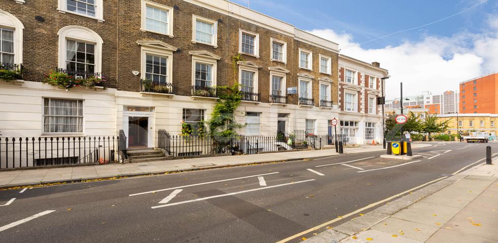 			NEW INSTRUCTION!, 3 Bedroom, 1 bath, 1 reception Flat			 Calthorpe Street, BLOOMSBURY 
